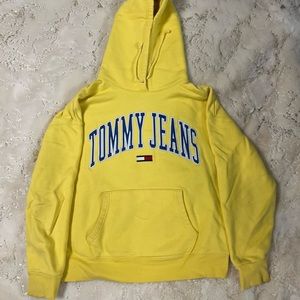 Yellow Tommy Hilfiger hoddie